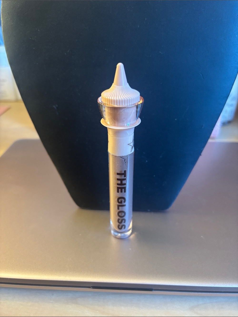 Jeffree Star The Gloss in Table Top Shade